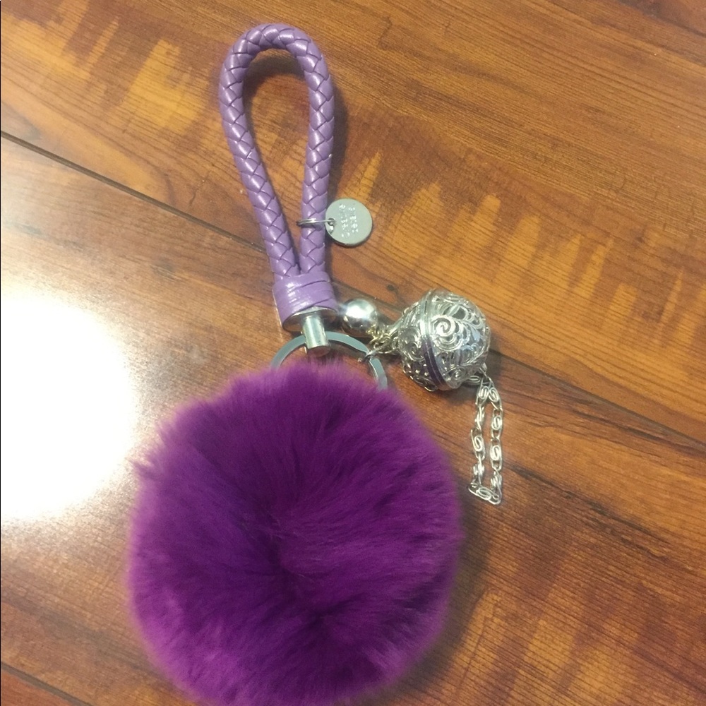 🎀 Lovely super soft fuzzy fluffy pom pom ball bell keychain - Picture 7 of 9